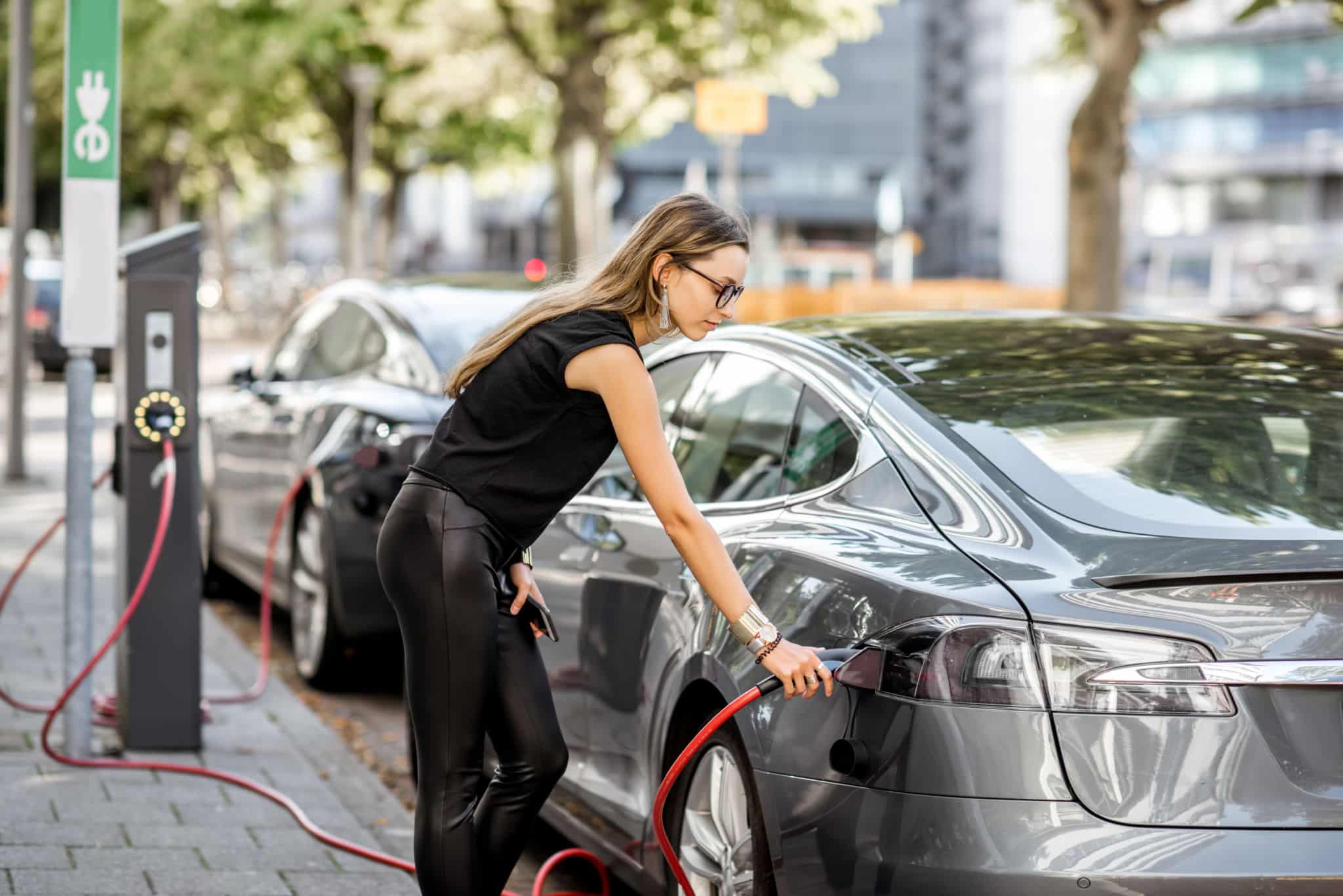 Electric-Cars-Power-Grid-Woman